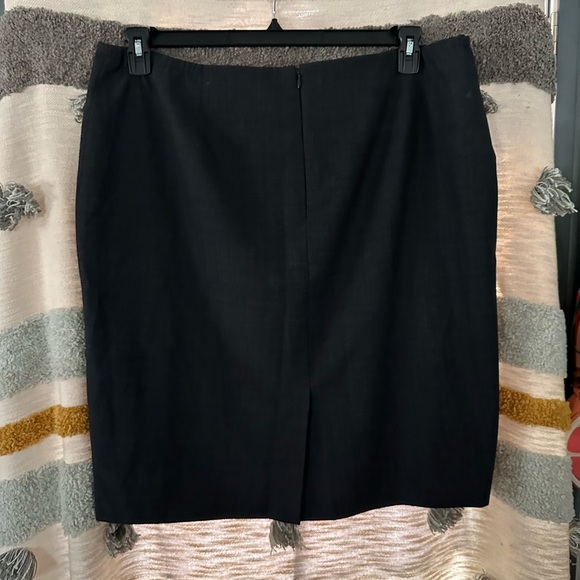 Jones New York Stretch - Gray/Black Pencil Skirt - Sz 18W - Picture 6 of 6
